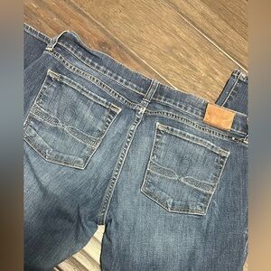 Women’s Lucky Sofia skinny jeans.  Size 8a